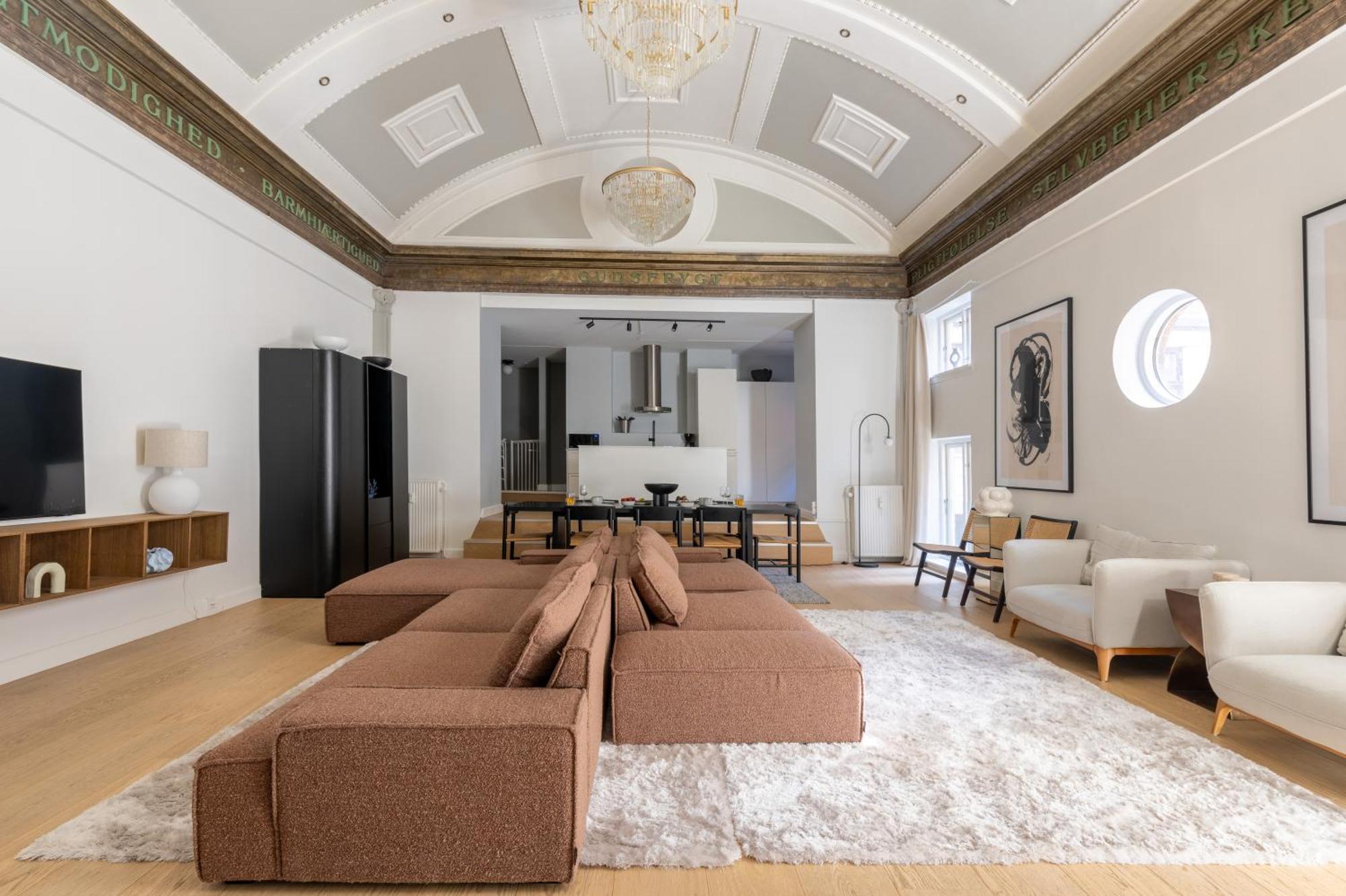 Unique 3 Bedroom In Vibrant Frederiksberg Apartment