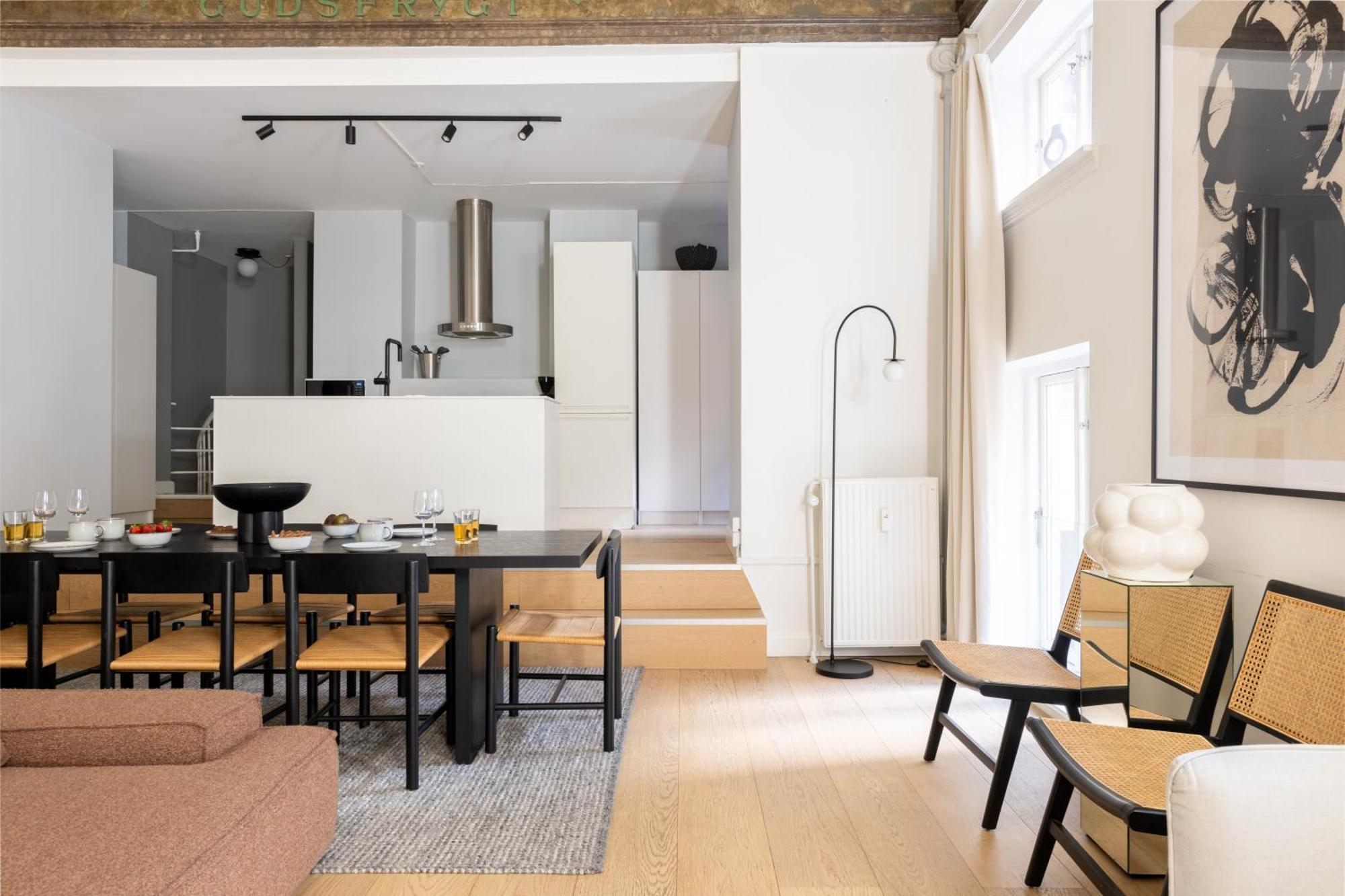 Unique 3 Bedroom In Vibrant Frederiksberg Apartment Kopenhagen