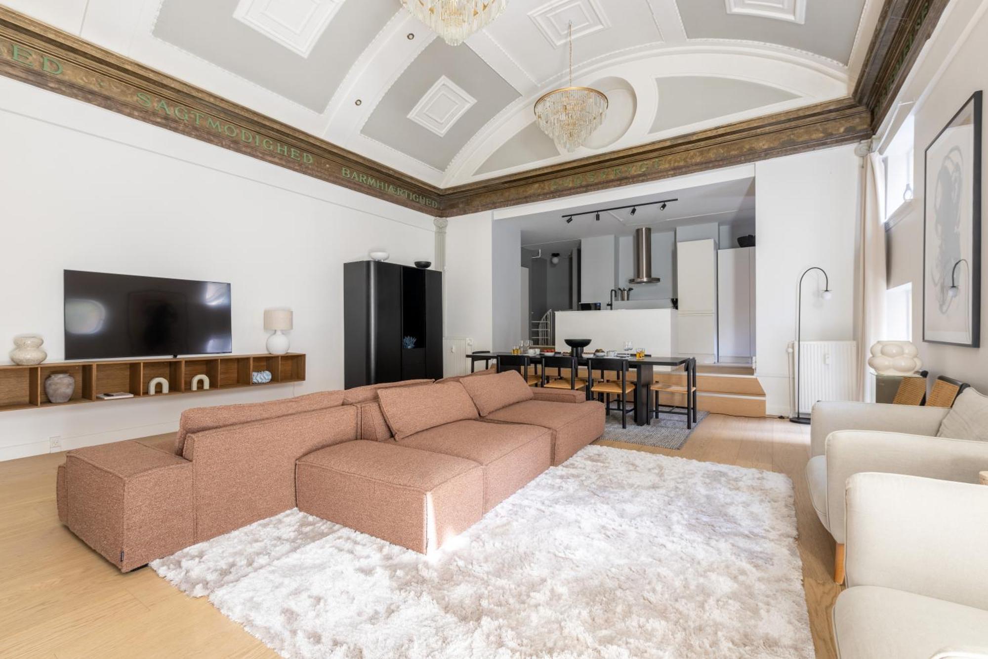 Unique 3 Bedroom In Vibrant Frederiksberg Apartment *