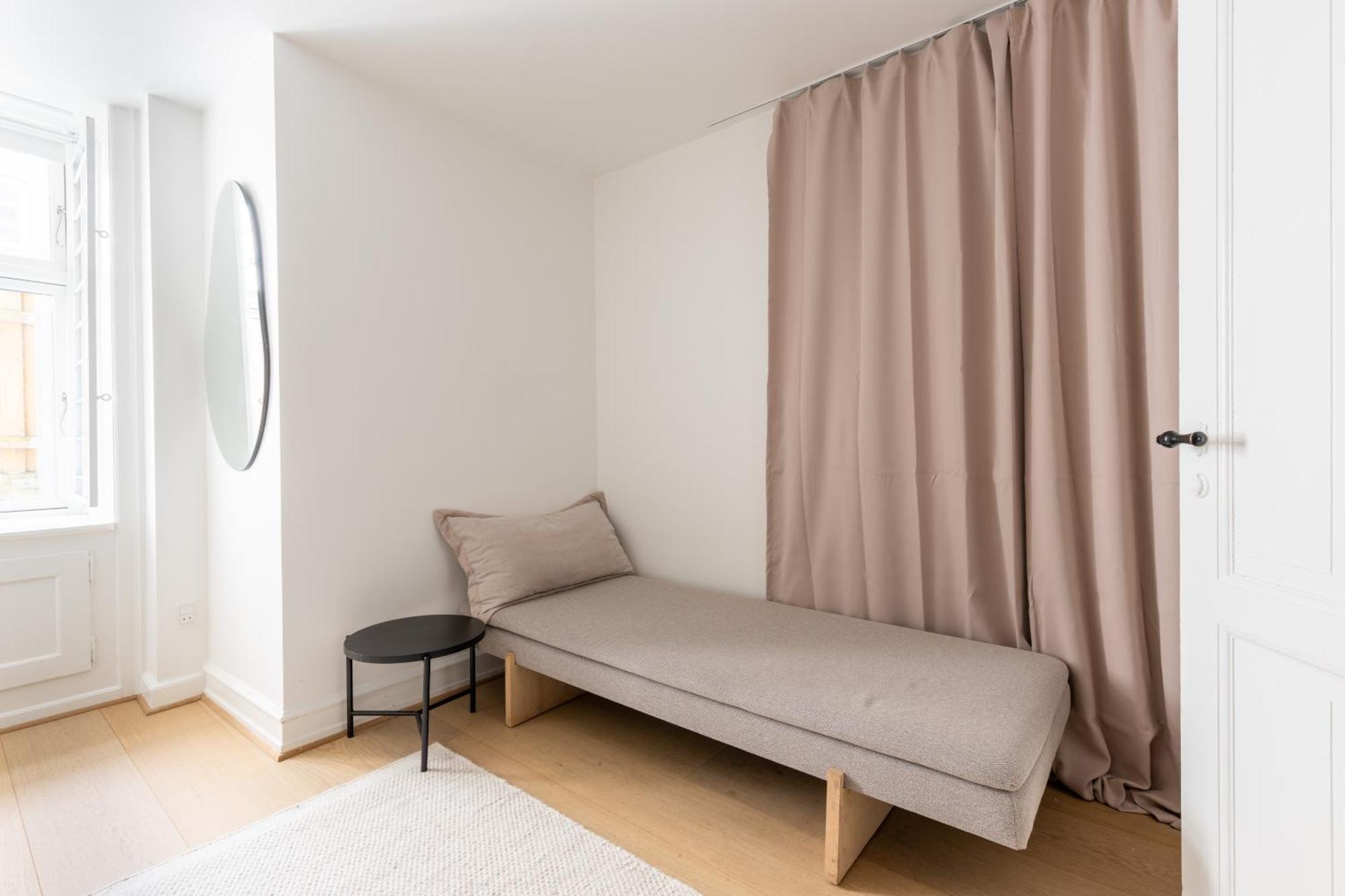 Unique 3 Bedroom In Vibrant Frederiksberg Apartment Kopenhagen